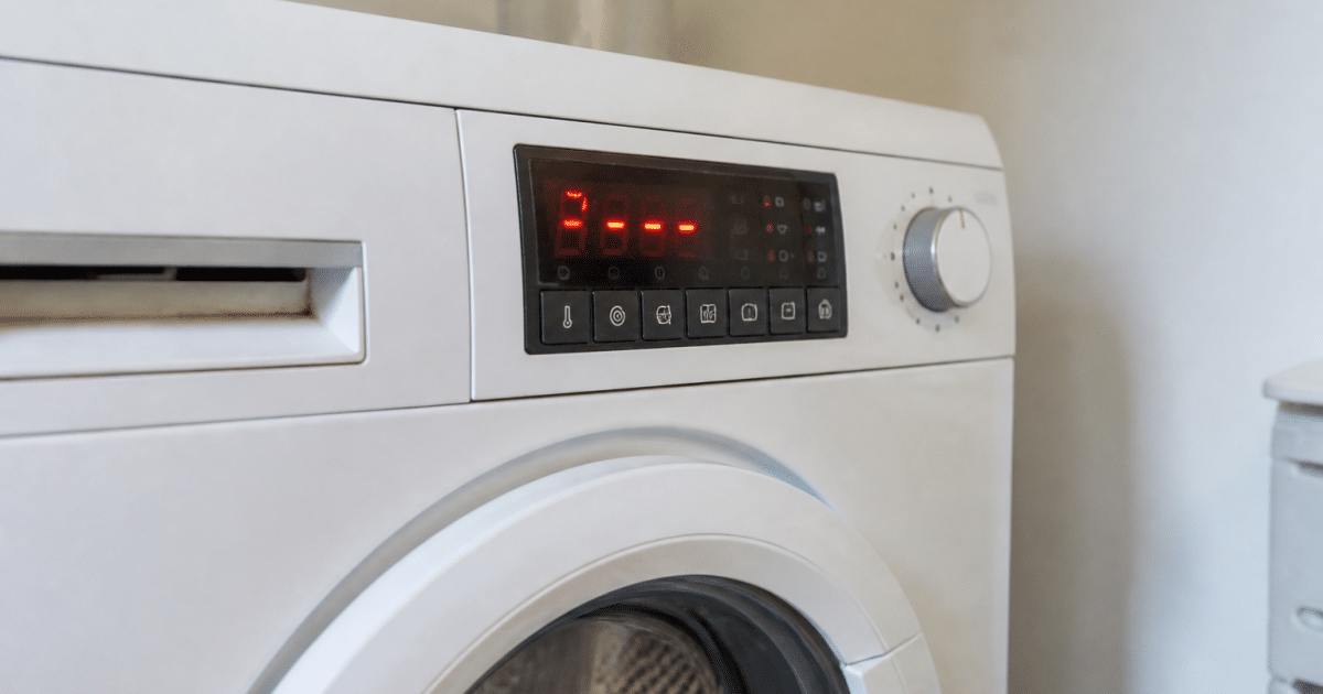 Panneau d'affichage machine à laver affichant code erreur E20